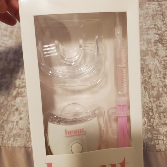 Beaut Teeth Whitening Kit - Picture 8 of 8